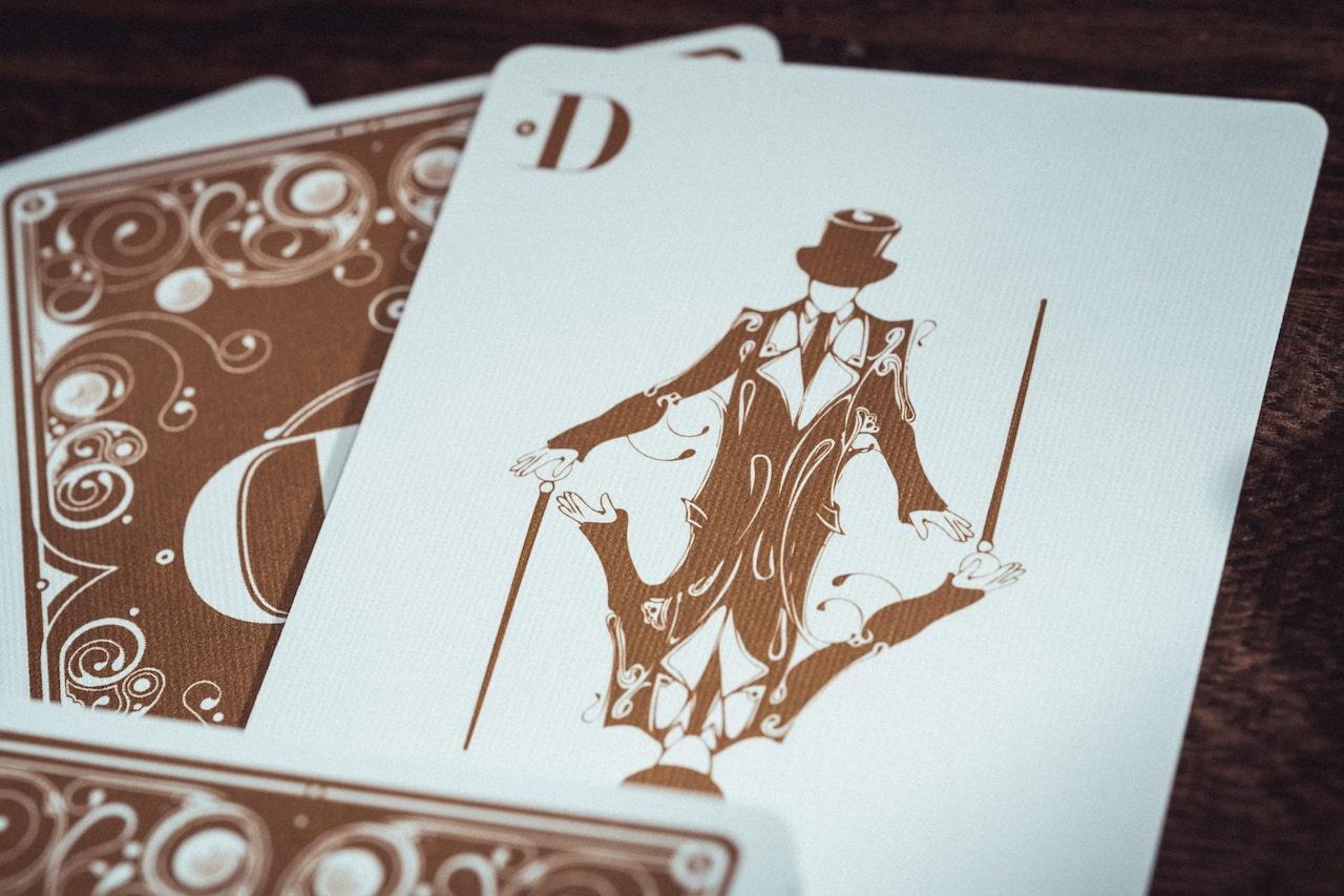 Smoke & Mirrors by Dan And Dave Playing Cards V8 Gold – Rare