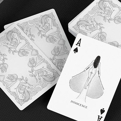 Coffret 4 Jeux De Cartes INNOCENCE Par Black Roses – Édition Limitée Signée – Neuf Scellé
