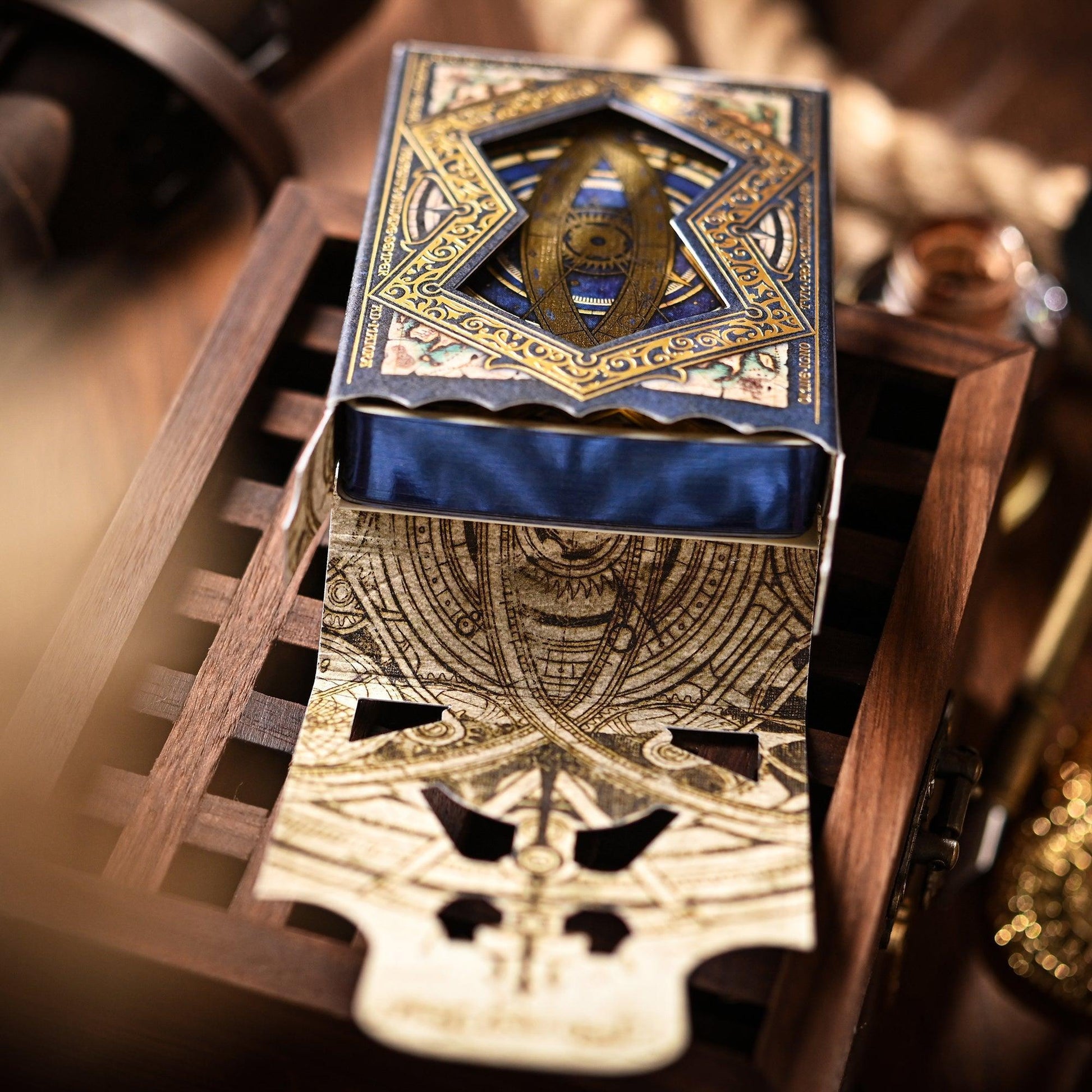 S17 Eye of the Ocean Solis  - Gilded Playing Cards by RarePlayingCards.com