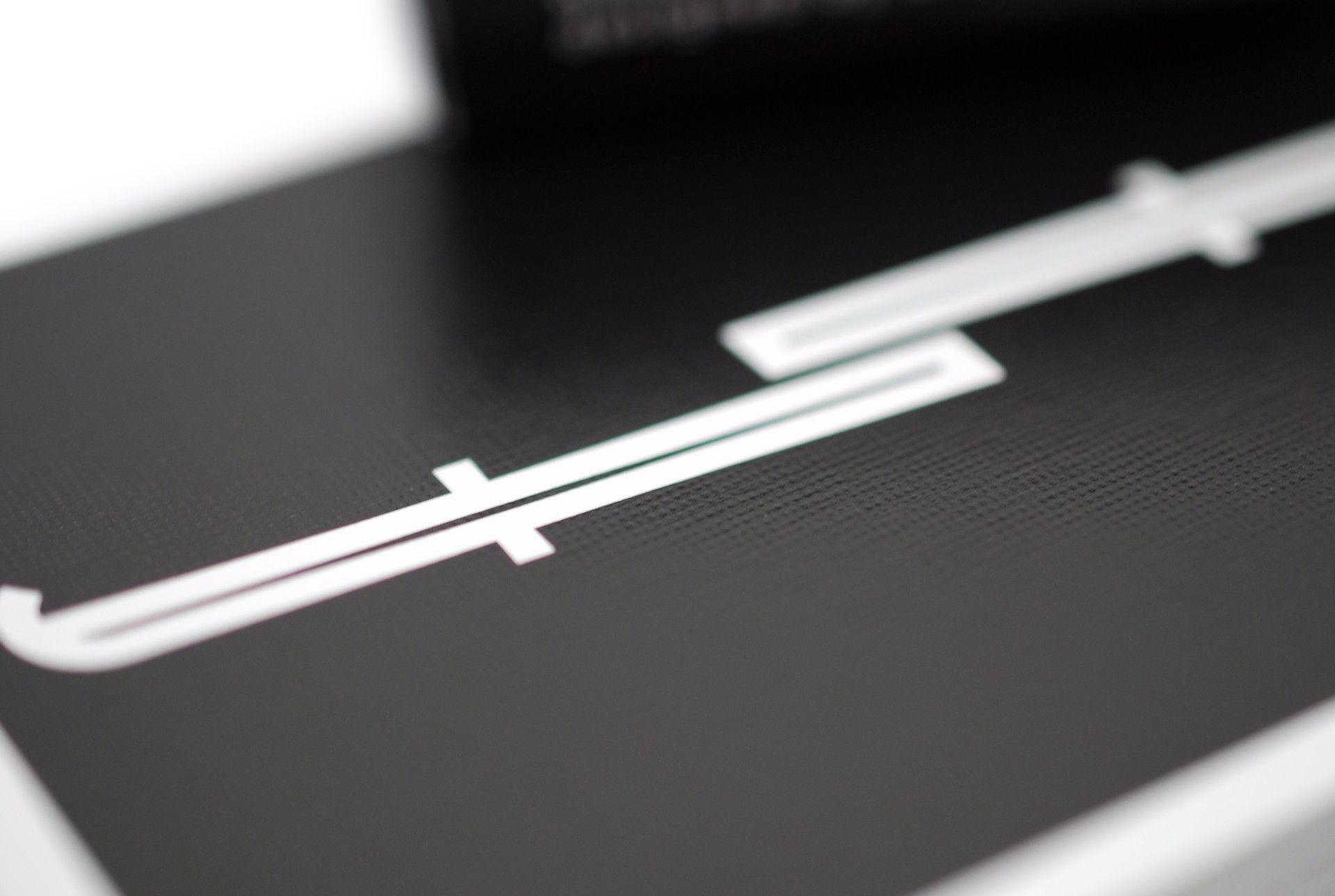 Black Fontaine-RarePlayingCards.com – Rare Playing Cards