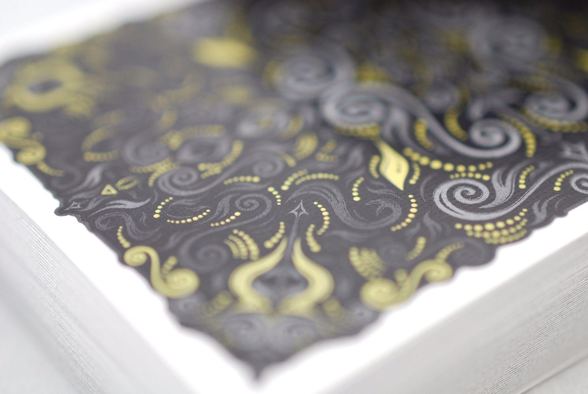 V2 LUXX® Shadow Edition Gold Playing Cards by LUXX