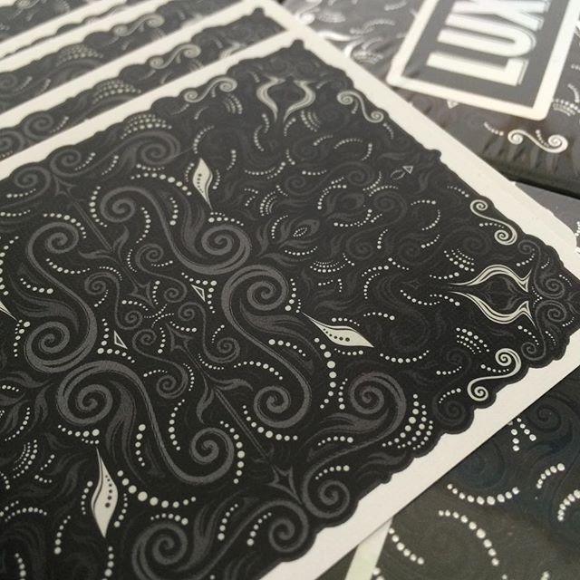 V2 LUXX® Shadow Edition Silver Playing Cards by LUXX